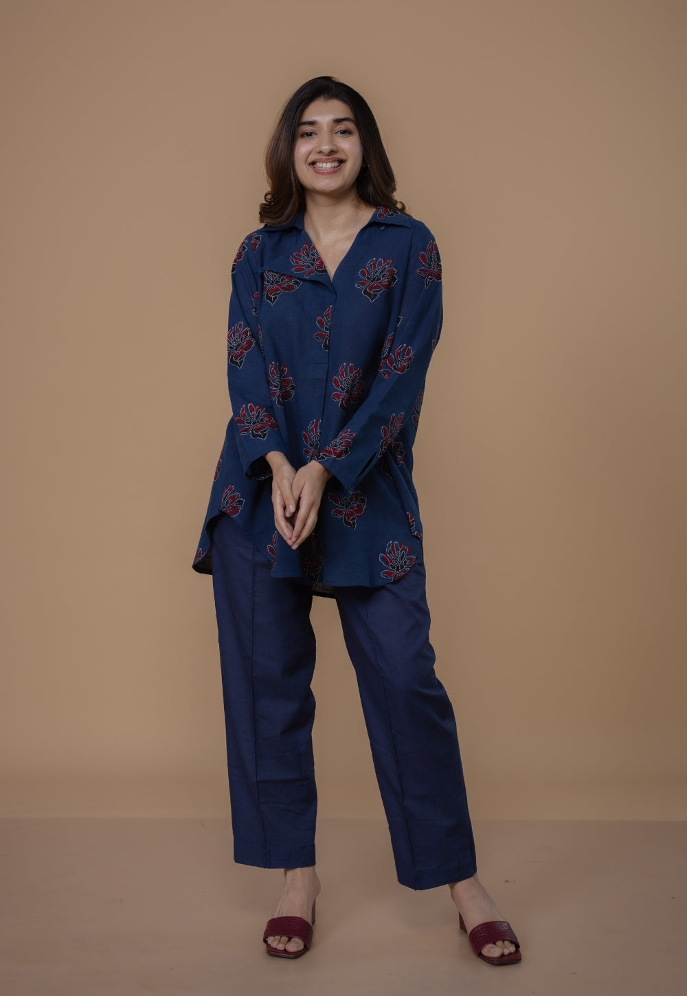 Veena Blue Dabu Slub Cotton Straight Short Top