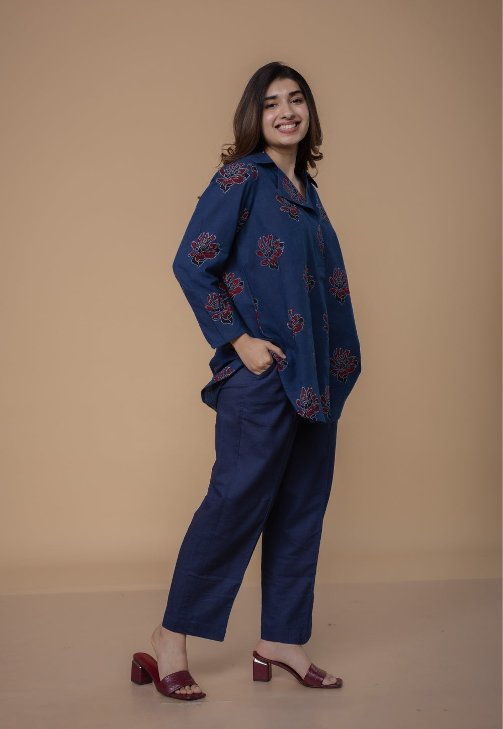 Veena Blue Dabu Slub Cotton Straight Short Top