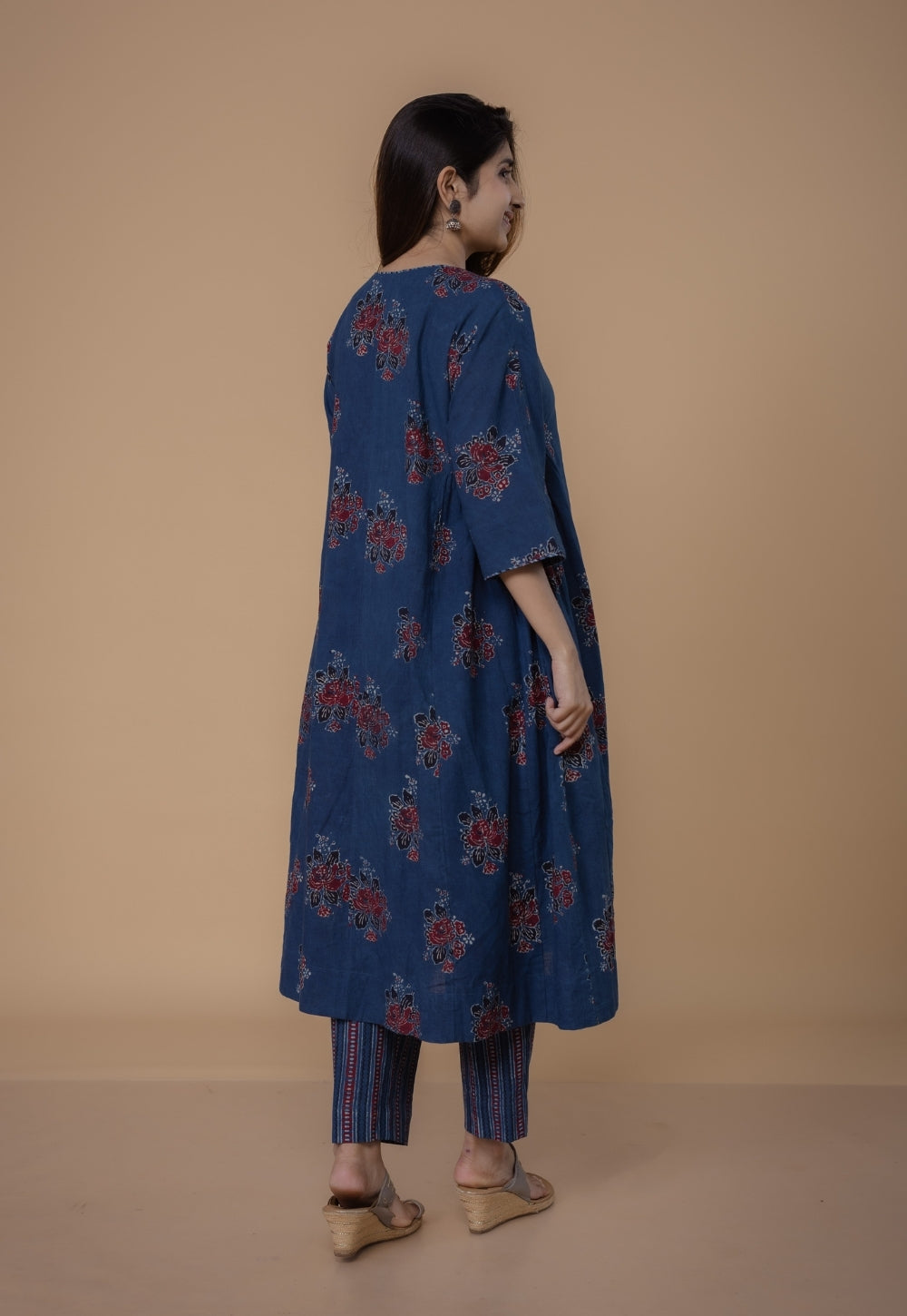 Naila Blue Dabu Slub Cotton Kali Kurta