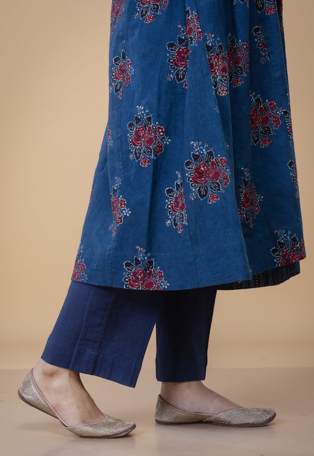 Naila Blue Dabu Slub Cotton Kali Kurta Set (Set of 2)