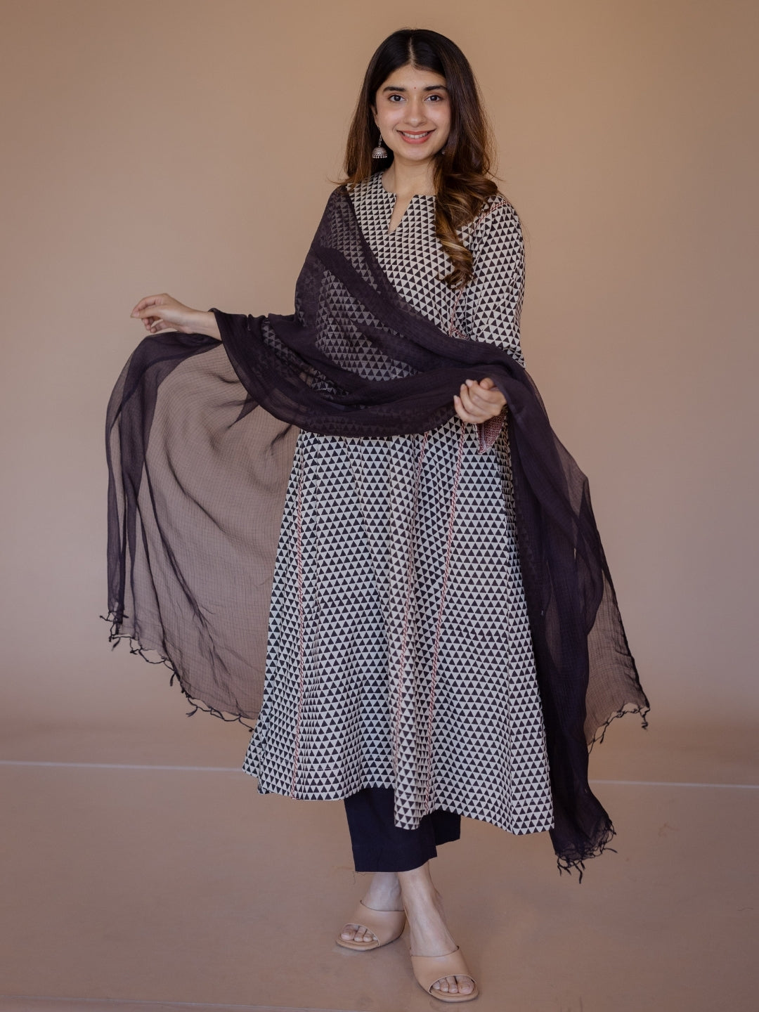 Nyra Off White Bagru Cotton Jhabbha Kali Suit Set (Set of 3)