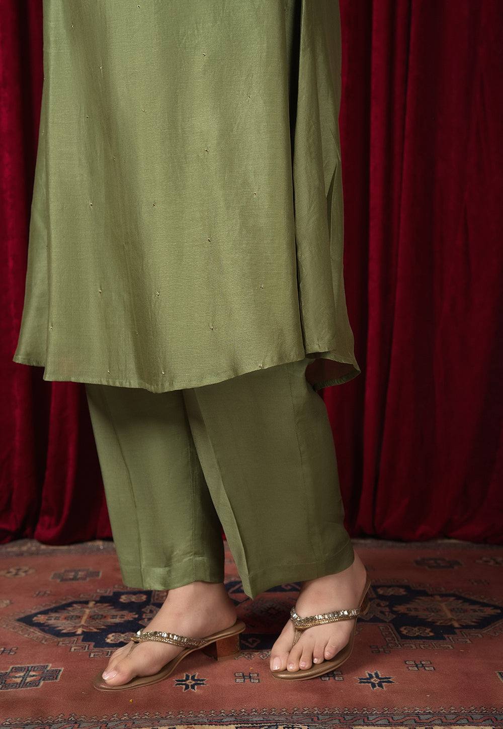 Prita Green Solid Muslin Narrow Pant