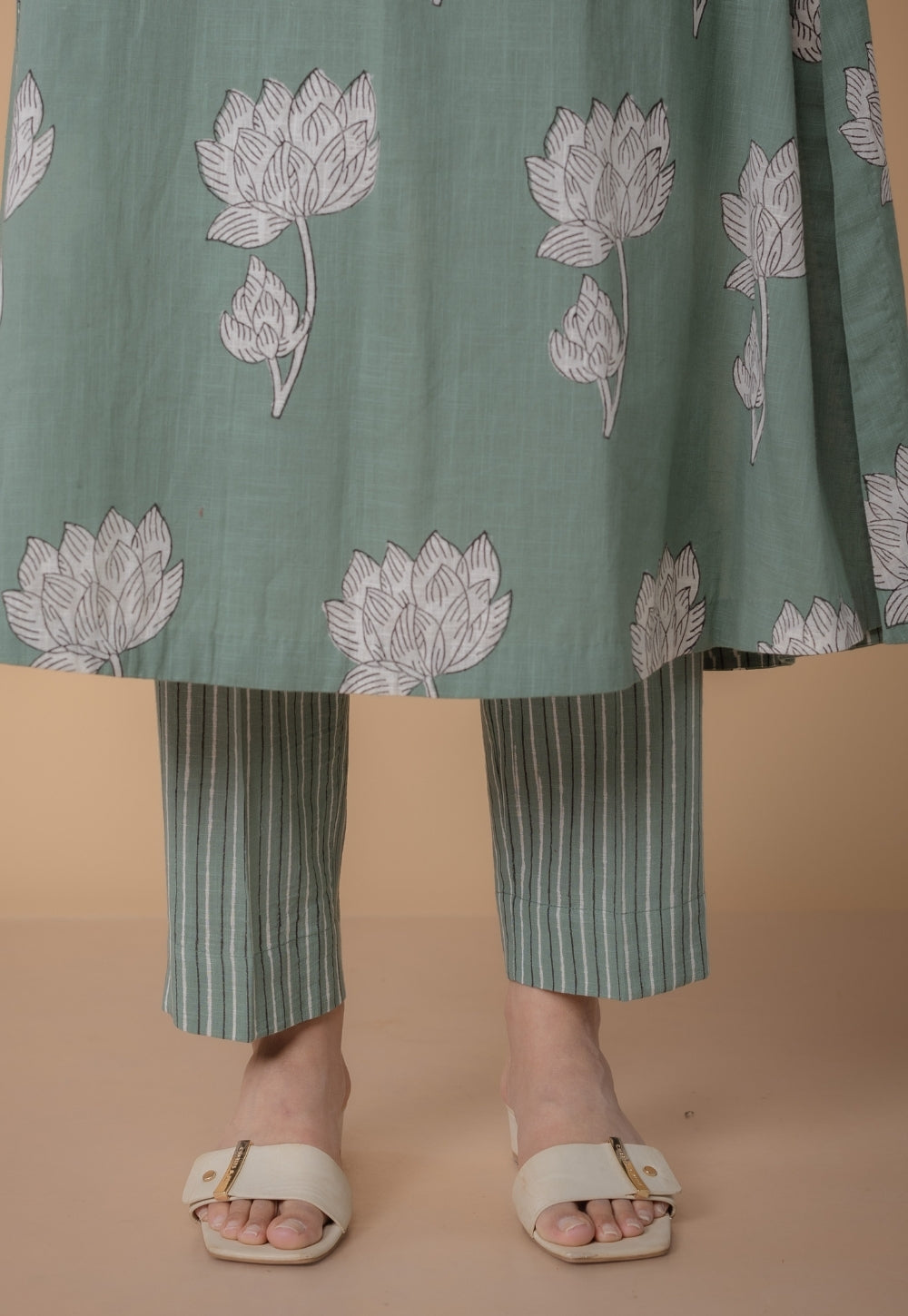 Prita Green Dabu Slub Cotton Narrow Pant