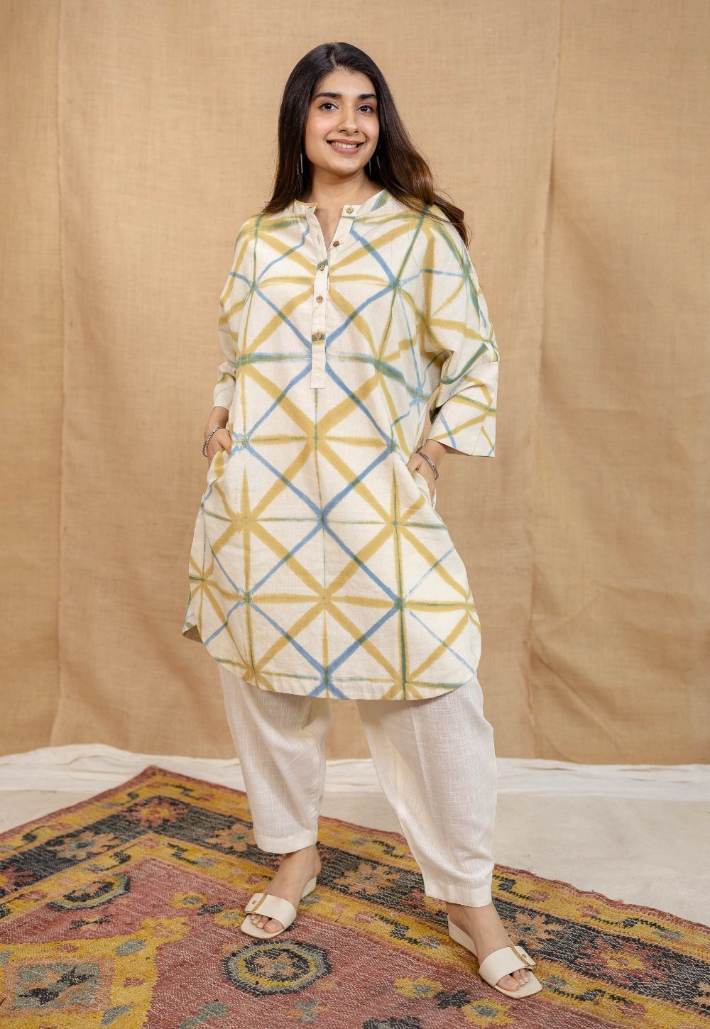 Raiha White Clamp Dyed Linen Cotton Loose Kurta