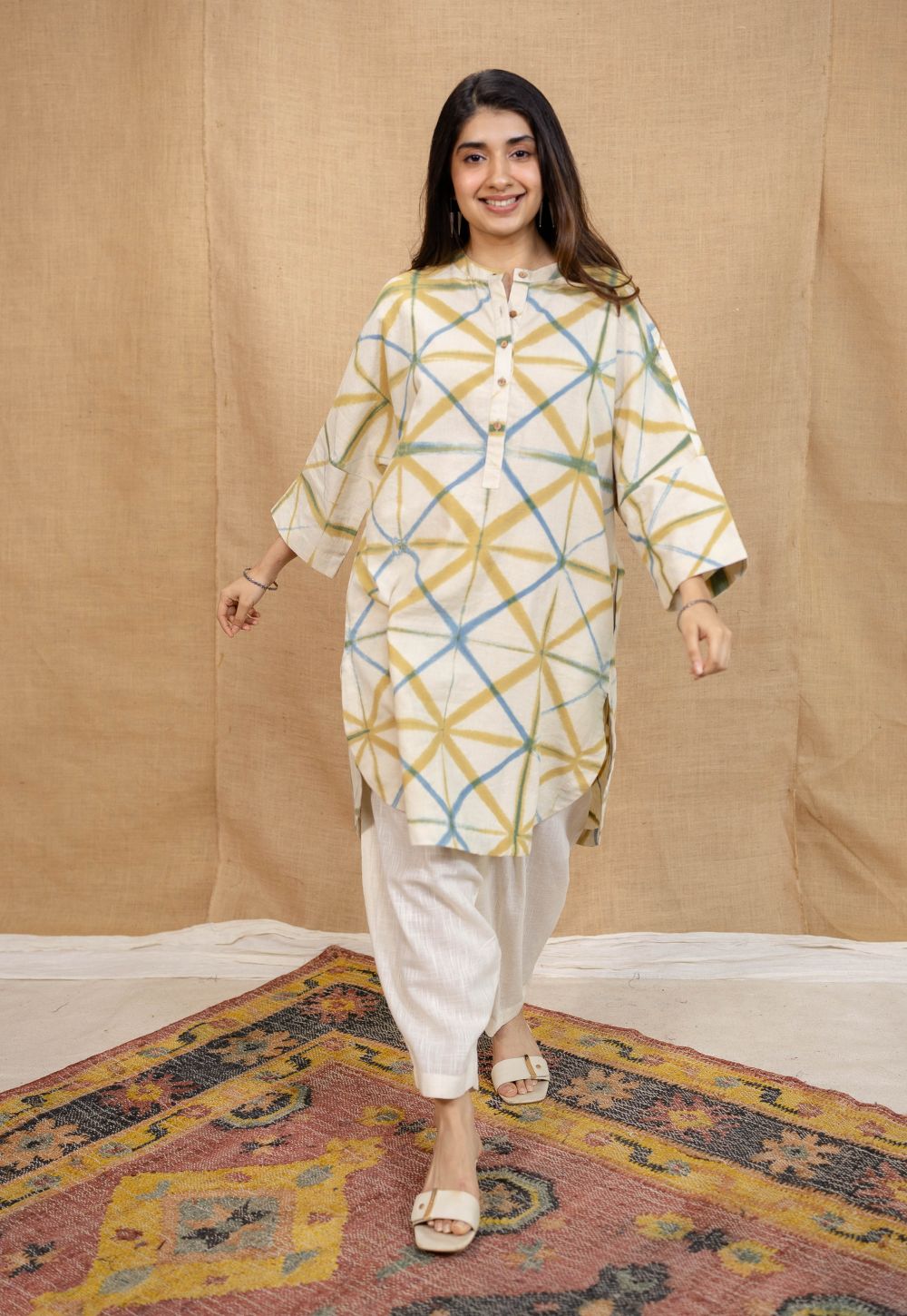 Raiha White Clamp Dyed Linen Cotton Loose Kurta