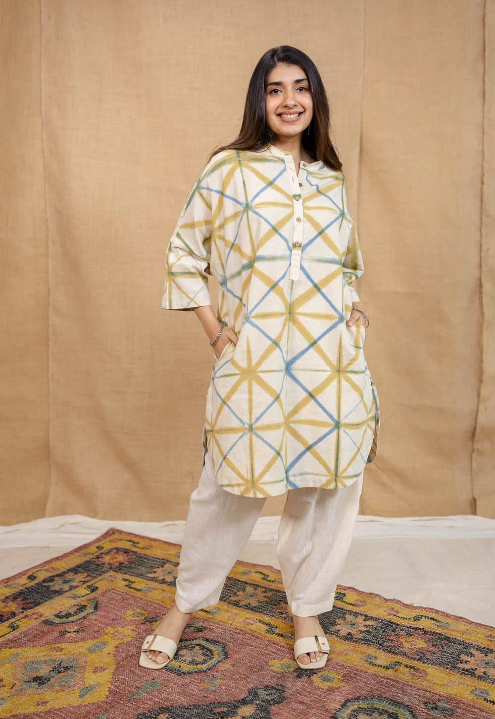 Raiha White Clamp Dyed Linen Cotton Loose Kurta