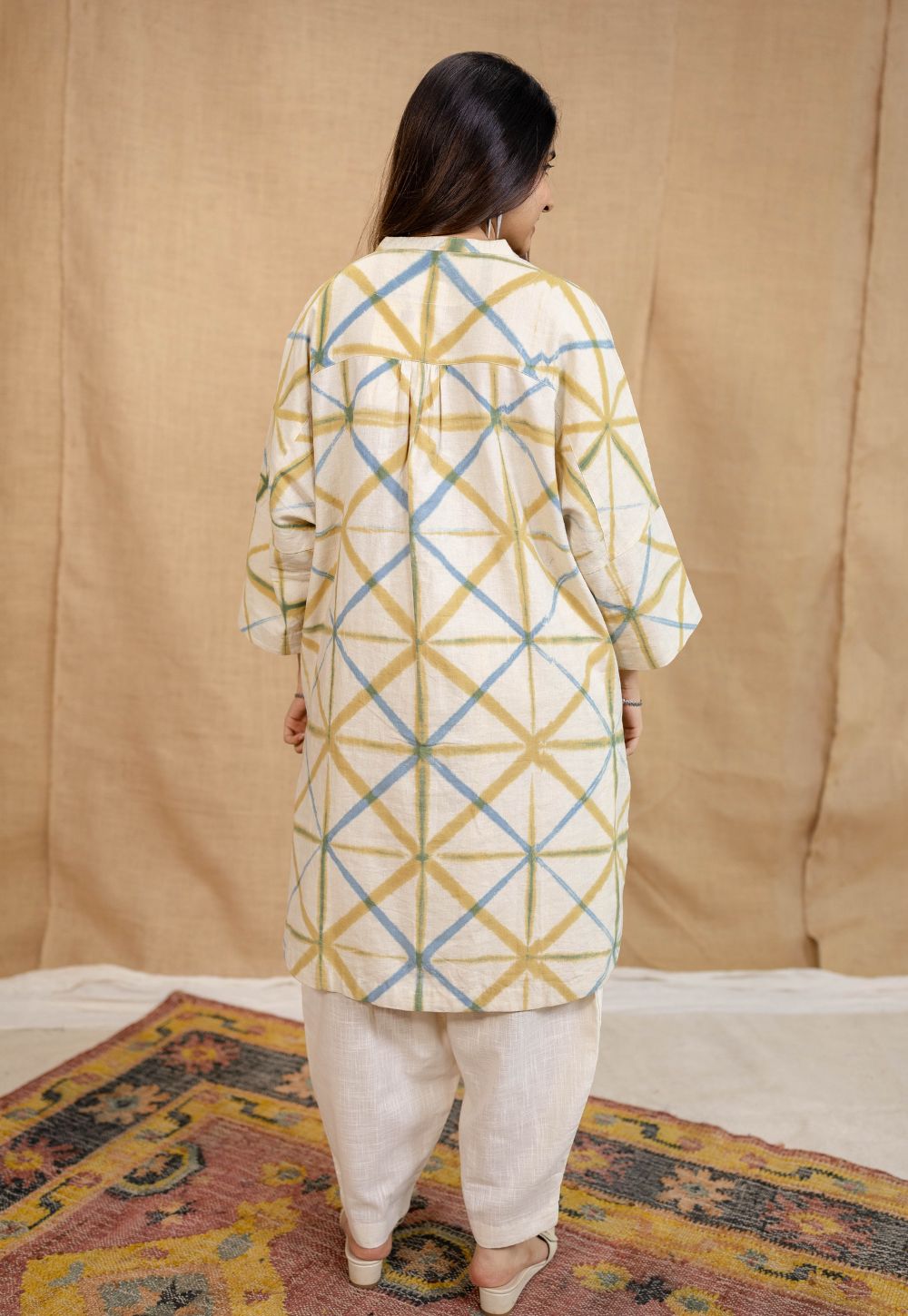 Raiha White Clamp Dyed Linen Cotton Loose Kurta