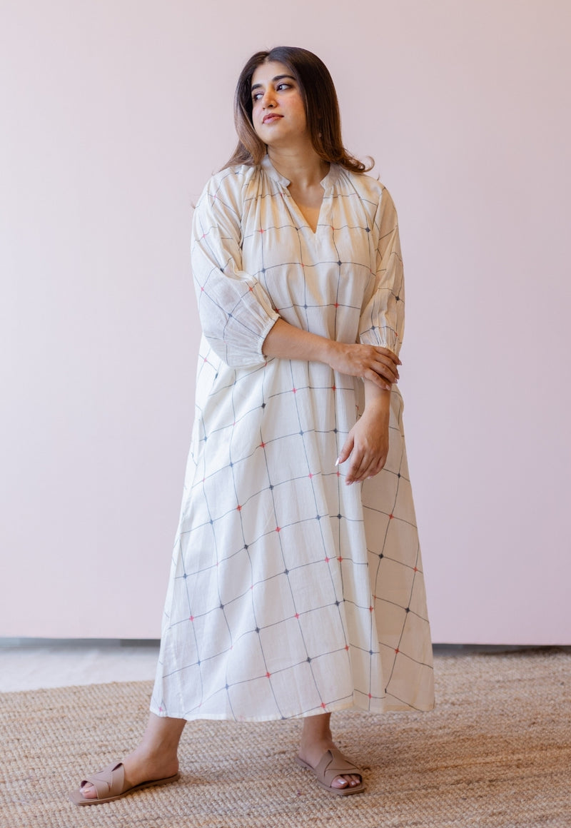Indian Ethnic Women's Eva Off White Jamdani Handloom Cotton Anti-Fit Dress 6XL Indian Ethnic Women's Eva Off White Jamdani Handloom Cotton Anti-Fit Dress 6XL