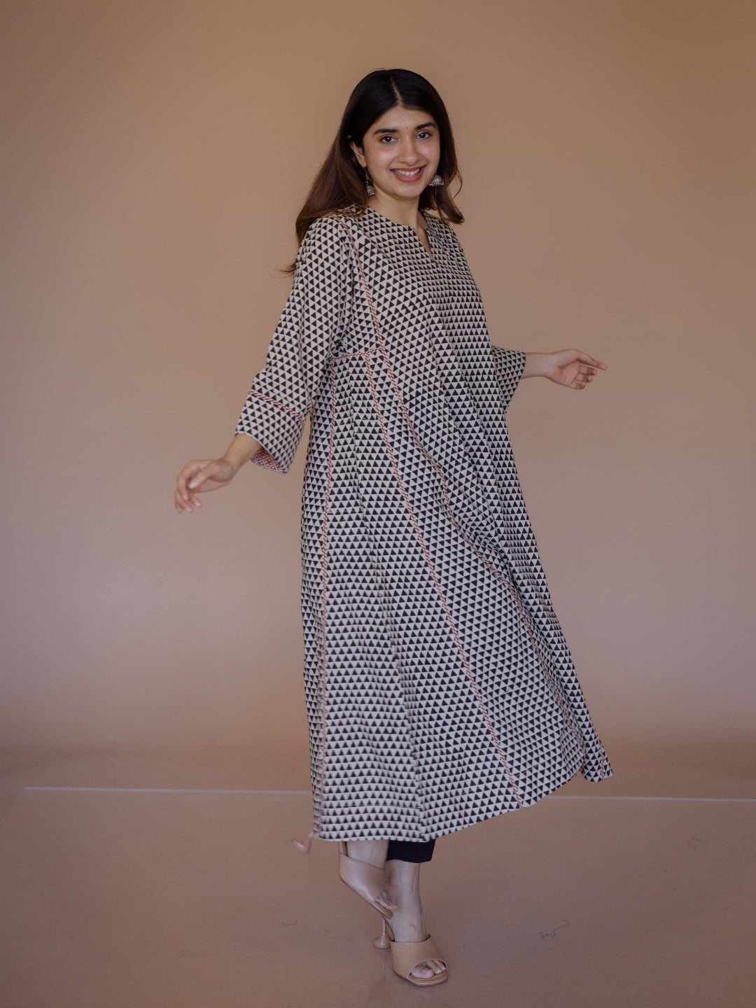 Nyra Off White Bagru Cotton Jhabbha Kali Suit Set (Set of 3)