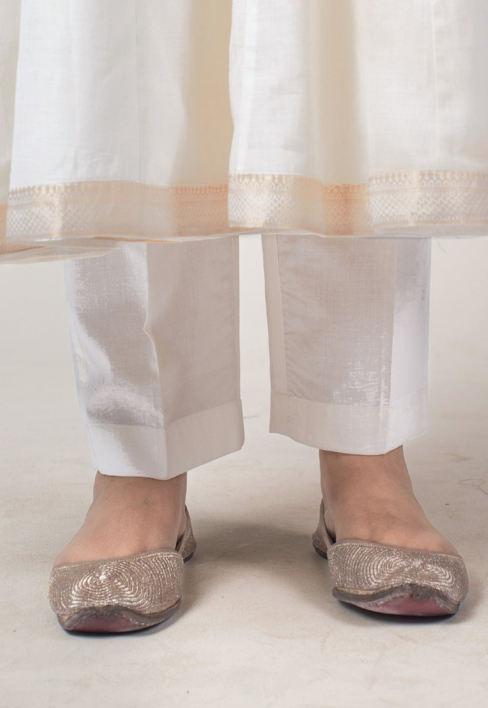 Prita White Solid Cotton Flex Narrow Pant