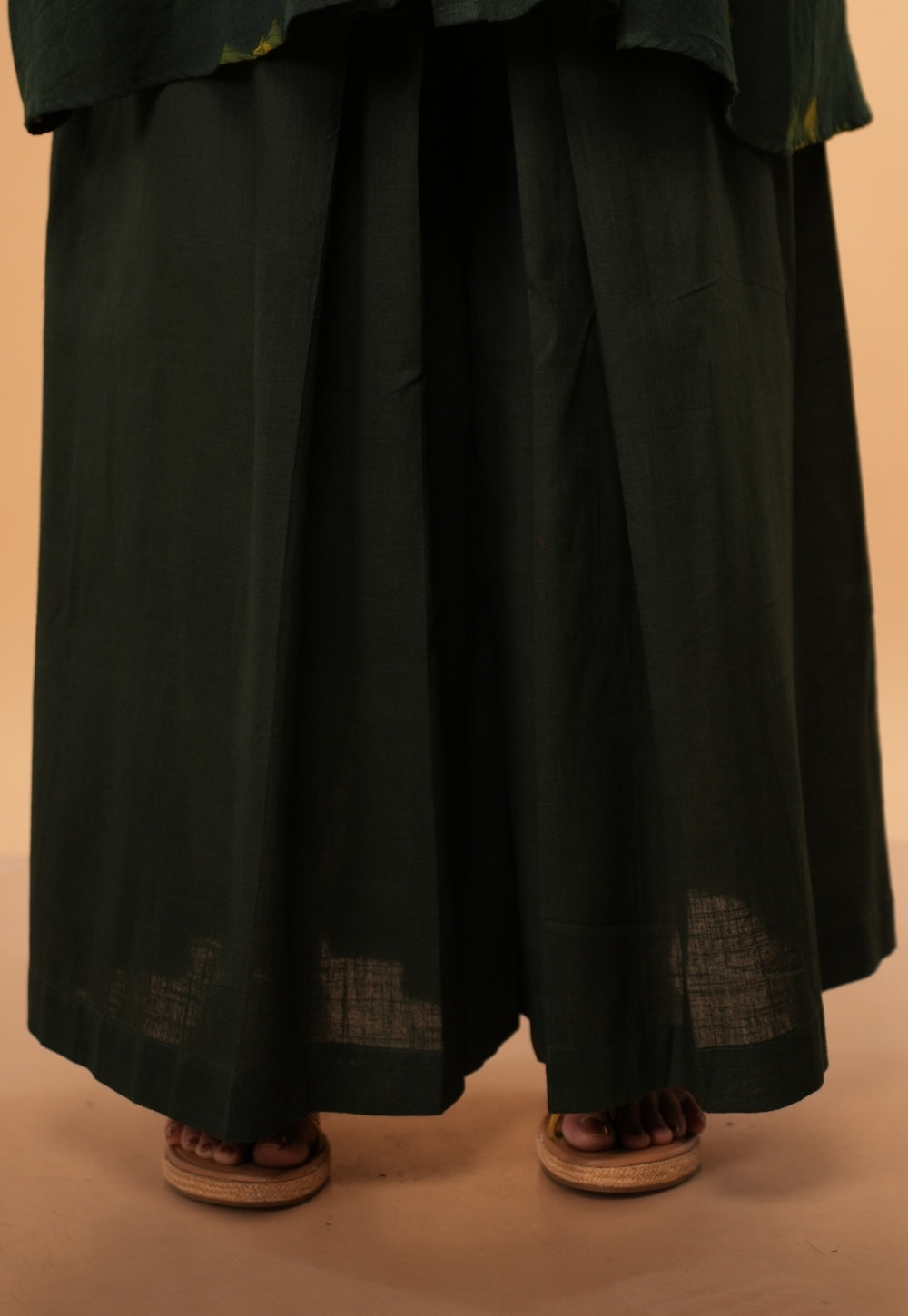 Sira Green Solid Slub Cotton Flared Pant