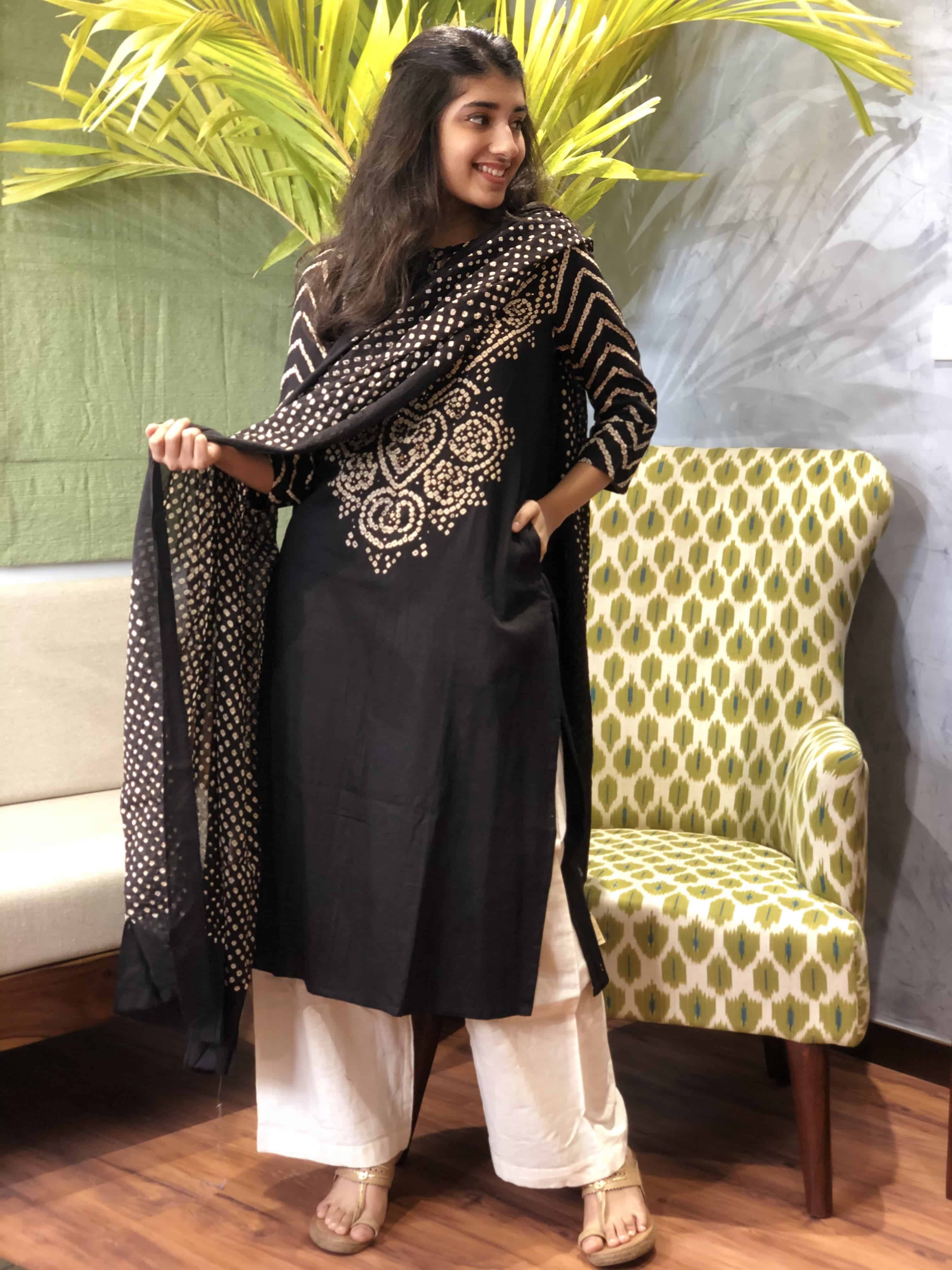 Kashvi Black Bandhej Dupatta