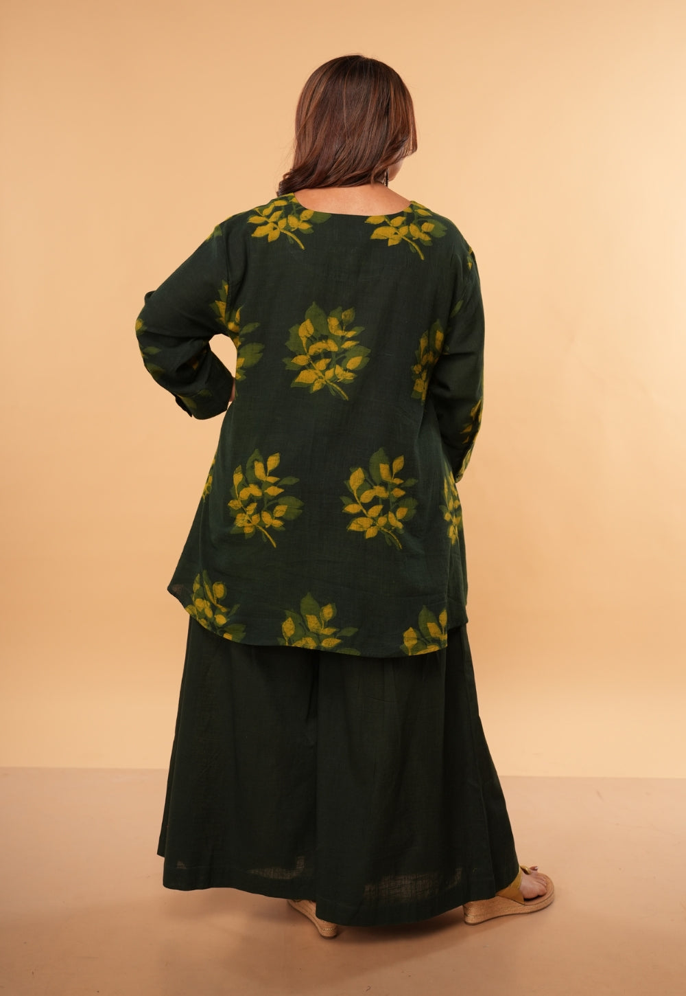 Sira Green Solid Slub Cotton Flared Pant